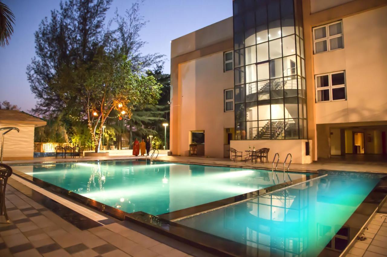 7 Apple Resort Lonavala Exterior foto
