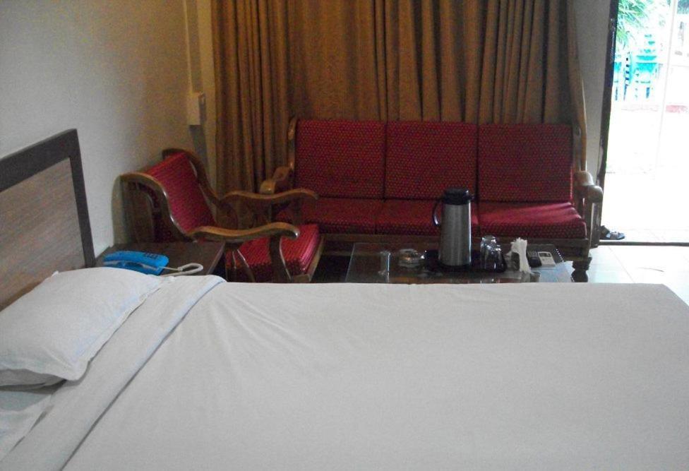 7 Apple Resort Lonavala Habitación foto