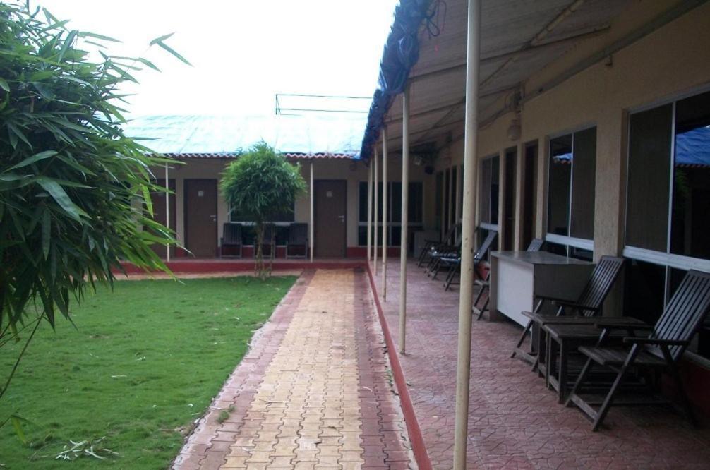 7 Apple Resort Lonavala Exterior foto